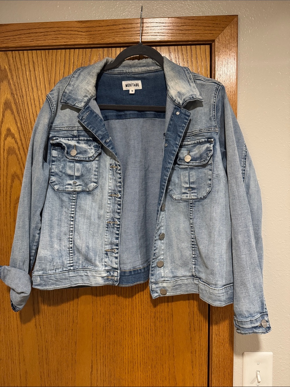Merritage Light Wash Denim Jacket - Women's Jean Jacket